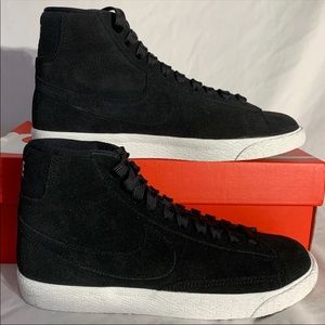 Nike Blazer 77’ Mid Top Shoes White Black Suede Womans